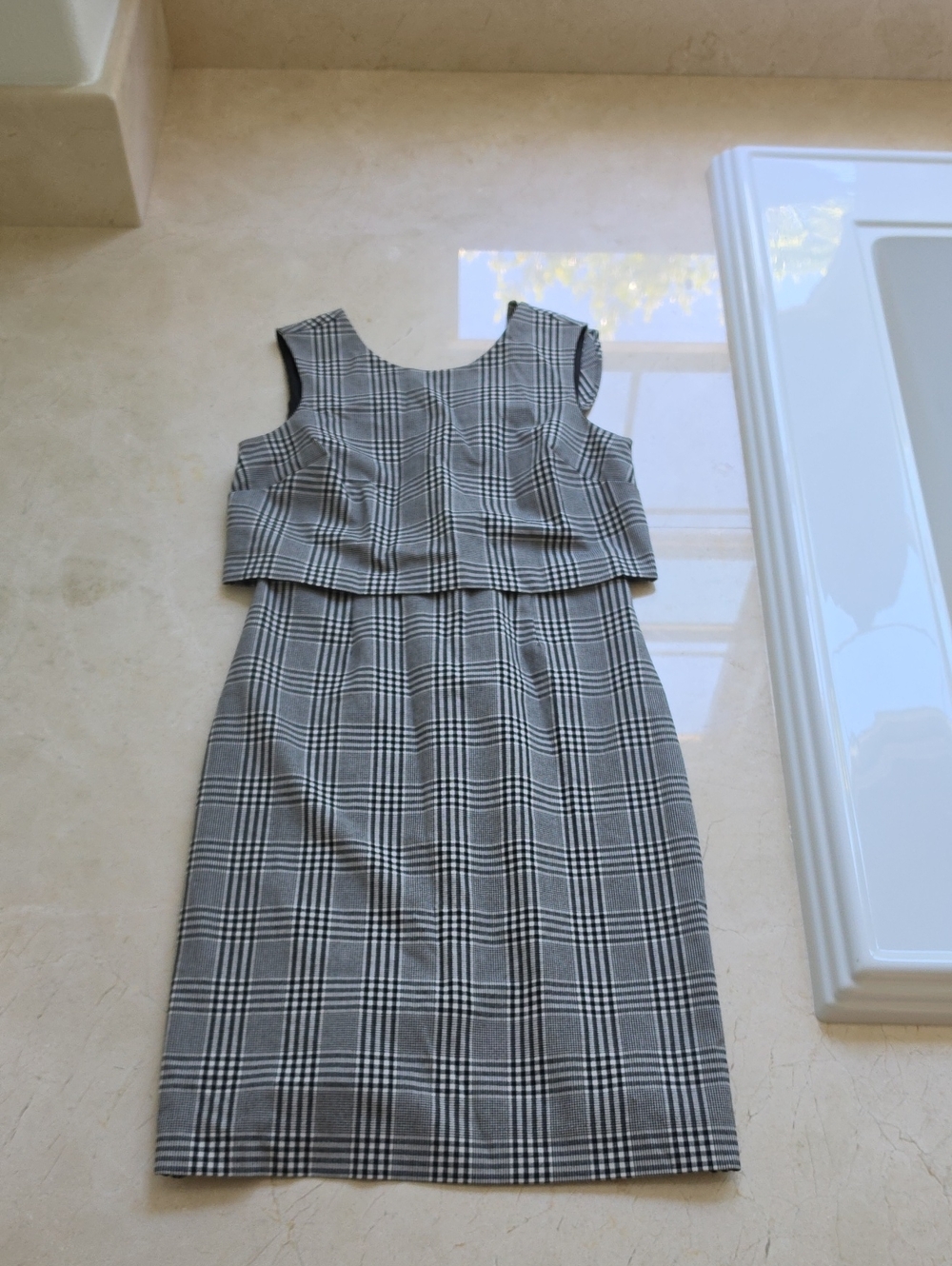 Banana Republic Gray Plaid Sleeveless Sheath Dress
